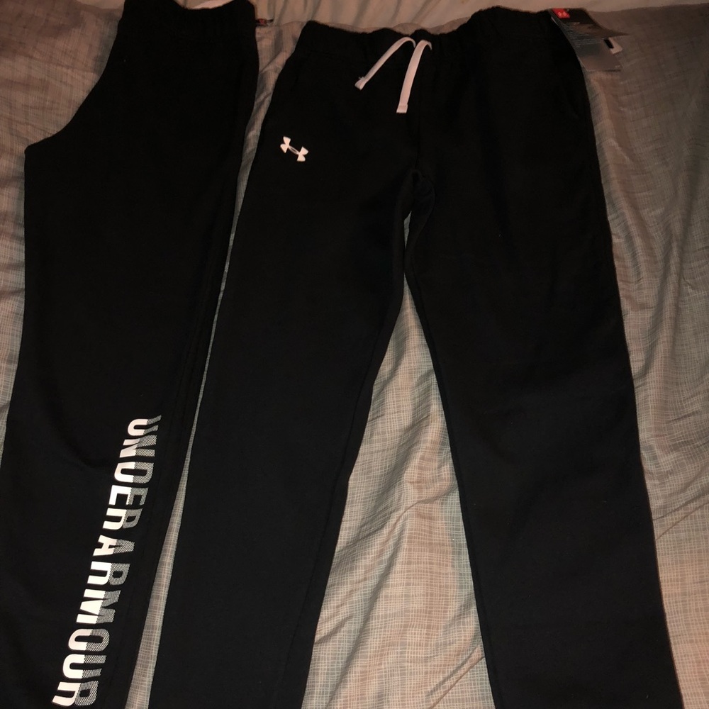 Under Armour girls size medium Sweatpants